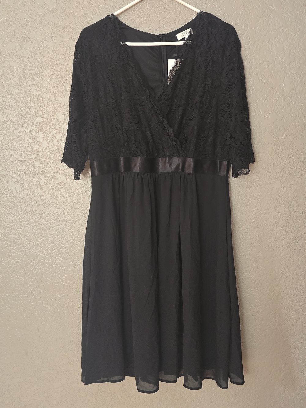 Black Lace V-Neck Women's Dress